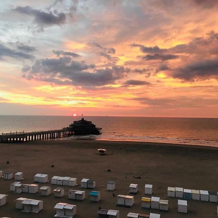 Ruim Appartement Met Zeezicht Blankenberge Bagian luar foto