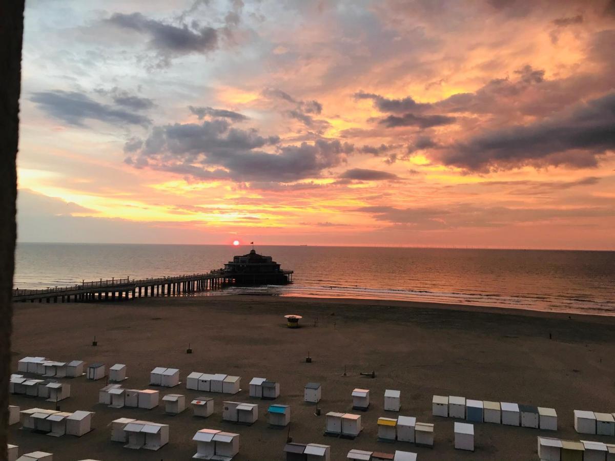 Ruim Appartement Met Zeezicht Blankenberge Bagian luar foto