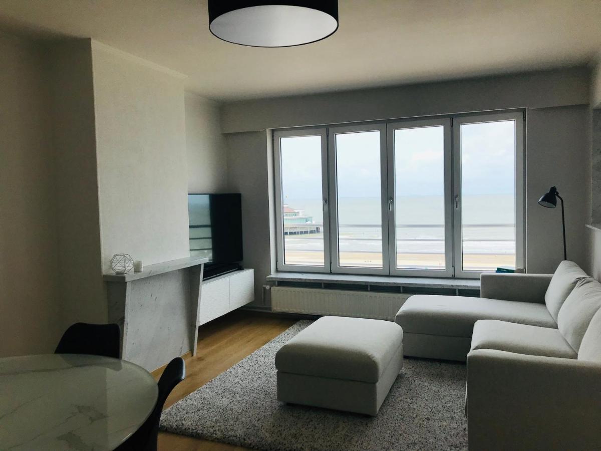Ruim Appartement Met Zeezicht Blankenberge Bagian luar foto